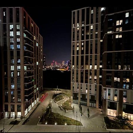 2 Bed Apartment Close To Station With Parking Лондон Екстериор снимка