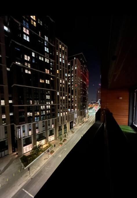 2 Bed Apartment Close To Station With Parking Лондон Екстериор снимка